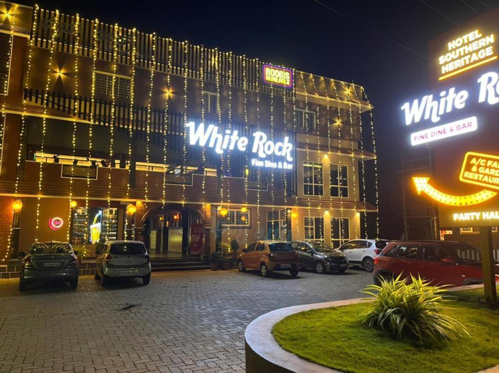 Hotel Southern Heritage Удупи Екстериор снимка